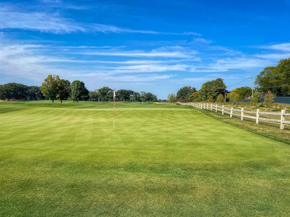 /content/dam/images/golfdigest/fullset/2023/1/Medinah No. 3 6th.jpeg